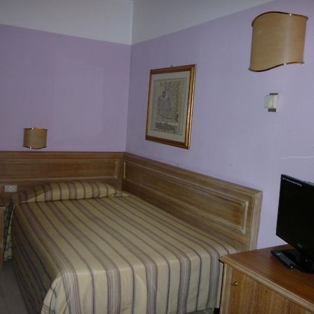 Hotel Ascot Binasco Bagian luar foto