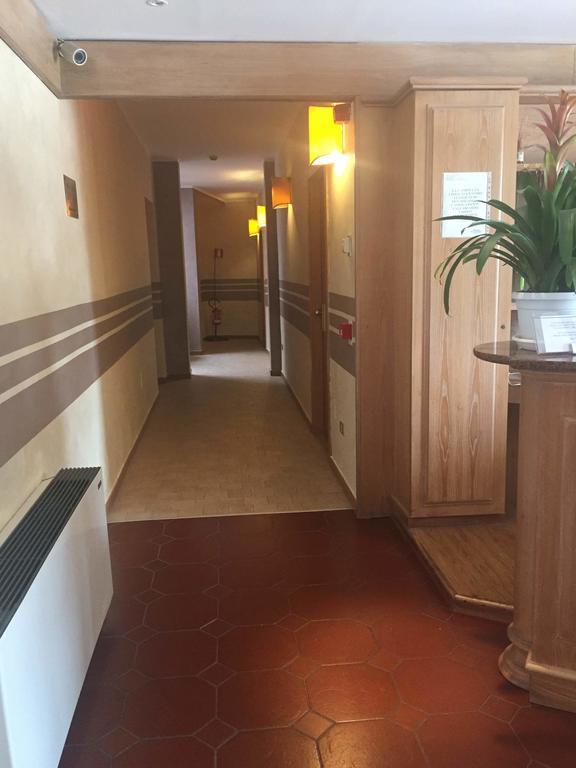 Hotel Ascot Binasco Bagian luar foto