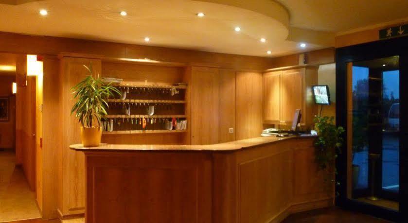 Hotel Ascot Binasco Bagian luar foto
